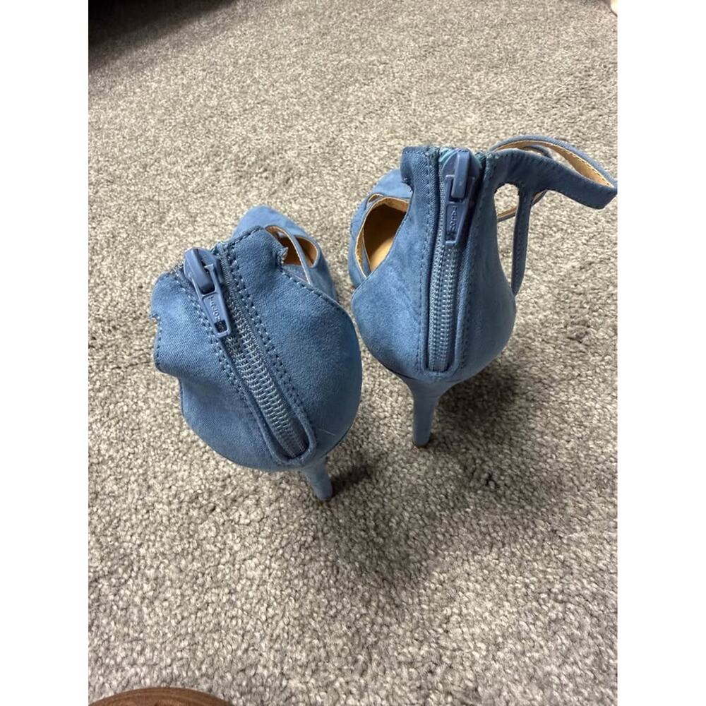 Blue heels (9) Lauren Conrad - Picture 2 of 5